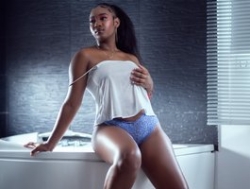 Watch JasmineCampbell´s Live Show on BongaCams