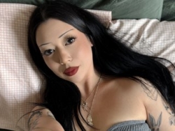 Check KimiKoda´s Real-Time Streaming Adult Shows