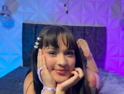 Watch zoe-18´s Live Show on BongaCams