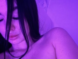 Watch Juliaw´s Live Show on BongaCams