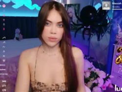 Watch lucifiella´s Live Show on Chaturbate