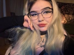 Watch -CandyM1lky-´s Live Show on BongaCams