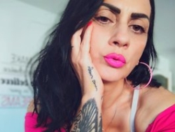 Watch VelvetinkQueen´s Live Show on BongaCams