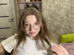 Watch savannahbrettmann´s Live Show on Chaturbate