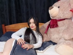 Watch quenn-squirtanal´s Live Show on BongaCams