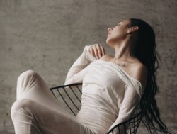 Watch NikkiGold´s Live Show on BongaCams