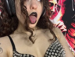 Watch lilSilvian´s Live Show on BongaCams