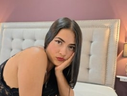 Watch LiilyyDream´s Live Show on BongaCams