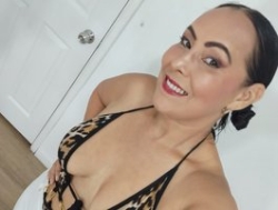 Watch Sara-BigAss´s Live Show on BongaCams