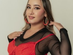 Watch NovaSinclair´s Live Show on BongaCams