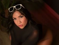 Watch MarianaaSantos´s Live Show on BongaCams