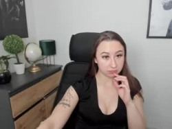 Watch cleosassy´s Live Show on Chaturbate