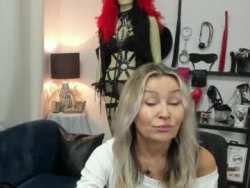 Watch crystalxohotty´s Live Show on Chaturbate