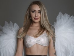 Watch CandyGraces´s Live Show on BongaCams