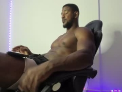 Watch fit_fray´s Live Show on Chaturbate