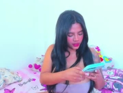 Watch carolinalovehot´s Live Show on Chaturbate