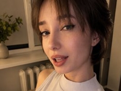 Watch MarieDrakeford´s Live Show on BongaCams