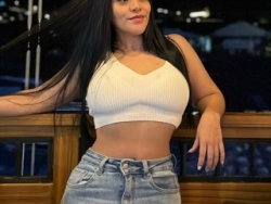 Watch EmaBenson´s Live Show on ItsLive