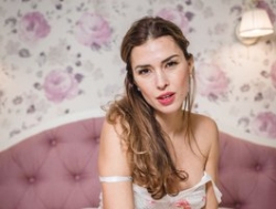 Watch ErikaBird´s Live Show on BongaCams