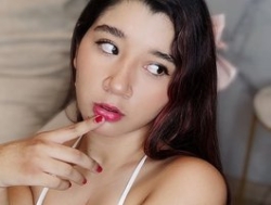 Watch EmilyPark69´s Live Show on BongaCams