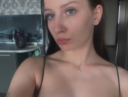 Watch charming-rey´s Live Show on BongaCams