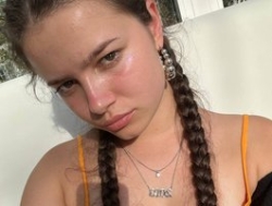 Watch rizzcaprice´s Live Show on BongaCams