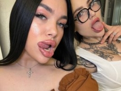 Watch katerine-Monroe´s Live Show on BongaCams