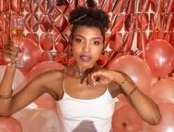 Watch AnnieSanz´s Live Show on BongaCams