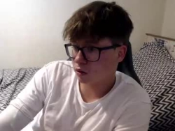 Watch your_boyfriend123´s Live Show on Chaturbate