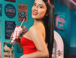 Watch HelenMartin´s Live Show on BongaCams