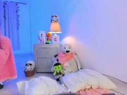 Watch miiacameron´s Live Show on Chaturbate