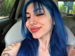Watch AriaVossX´s Live Show on ItsLive