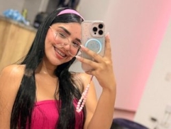 Check Laanaafuxia´s Real-Time Streaming Adult Shows