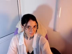 Watch louissa_bennet´s Live Show on Chaturbate