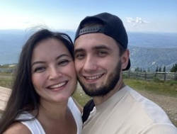 Watch 3hotandyoung3´s Live Show on BongaCams