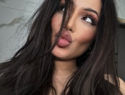 Watch Blackqyeen´s Live Show on BongaCams