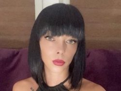 Watch TaniaKarevina´s Livestream and Chat