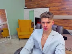 Watch maxkaiden´s Live Webcam Chat Room