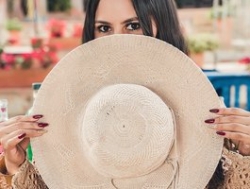 Watch amina-hafssa´s Live Show on BongaCams