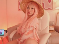 Watch EmilyChachati´s Live Show on ItsLive