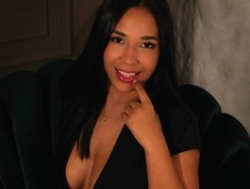 Watch Ivonny-mml´s Live Show on BongaCams