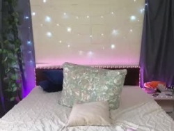 Watch okerriella´s Live Webcam Chat Room