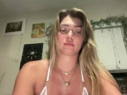 Watch clairethompson01´s Live Show on Chaturbate