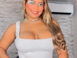 Watch MadisonHunter´s Live Show on BongaCams