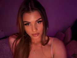 Watch SweetyMia´s Live Show on BongaCams