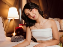 Watch MiaSabatini´s Live Show on ItsLive