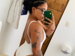 Watch MarieSmith´s Live Show on BongaCams