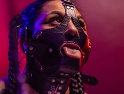 Watch Sweettpleasure´s Live Show on BongaCams