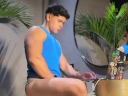 Watch scott_flintt´s Live Show on Chaturbate