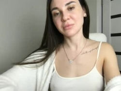 Watch foxyshy_x´s Live Show on Chaturbate